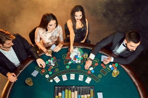 How to Dress for a Night at the Casino (with Pictures).